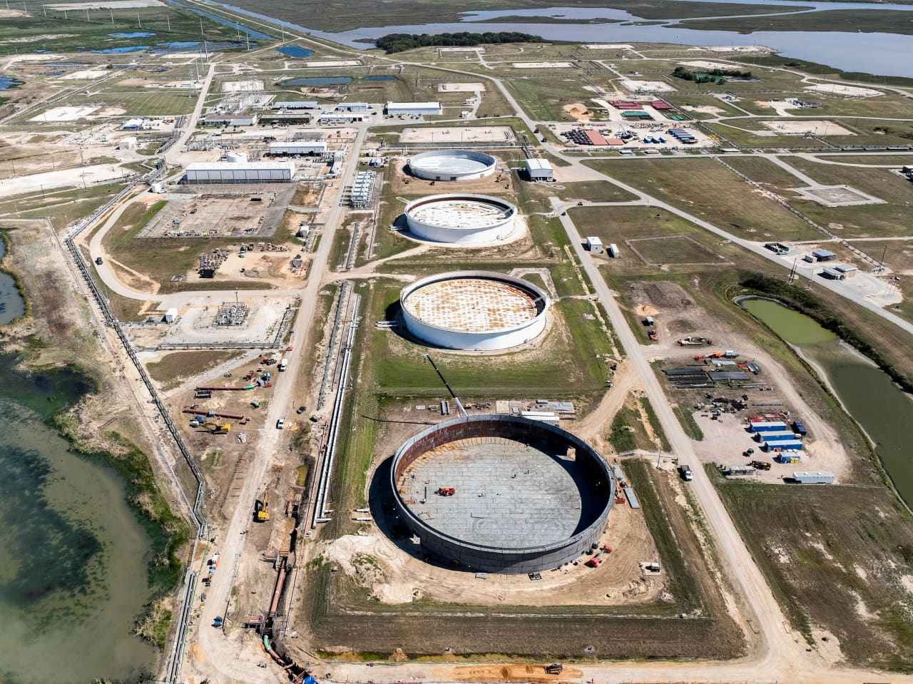 ‘We have plenty’: Here’s the real story behind the record drop in America’s oil reserves