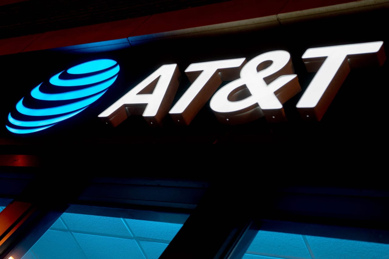 AT&T’s stock rises as earnings bring beats on these two key numbers