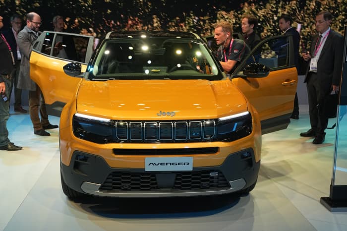 Electric vehicles take center stage at pared-back Paris auto show ...