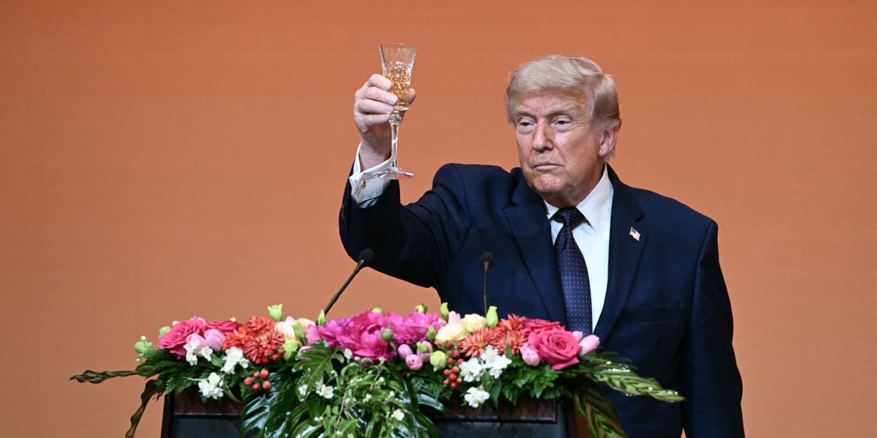 Trump discloses big buys of shares in Boeing and Nvidia as the compani 관련 미중 무역협상, 기술주, 방산주, 정책 수혜주 투자 리포트 시각 자료