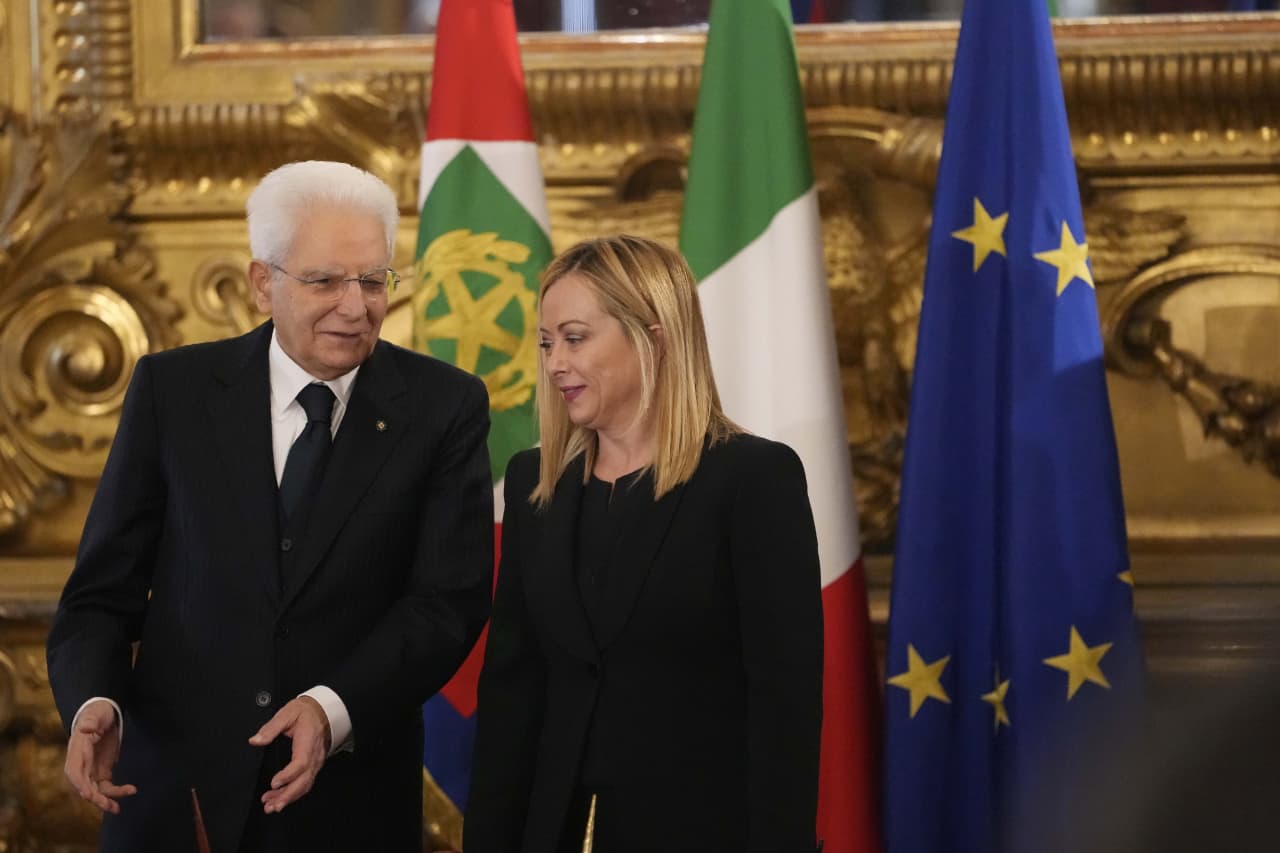 Far-right Leader Giorgia Meloni Sworn In As First Italian Woman Premier ...