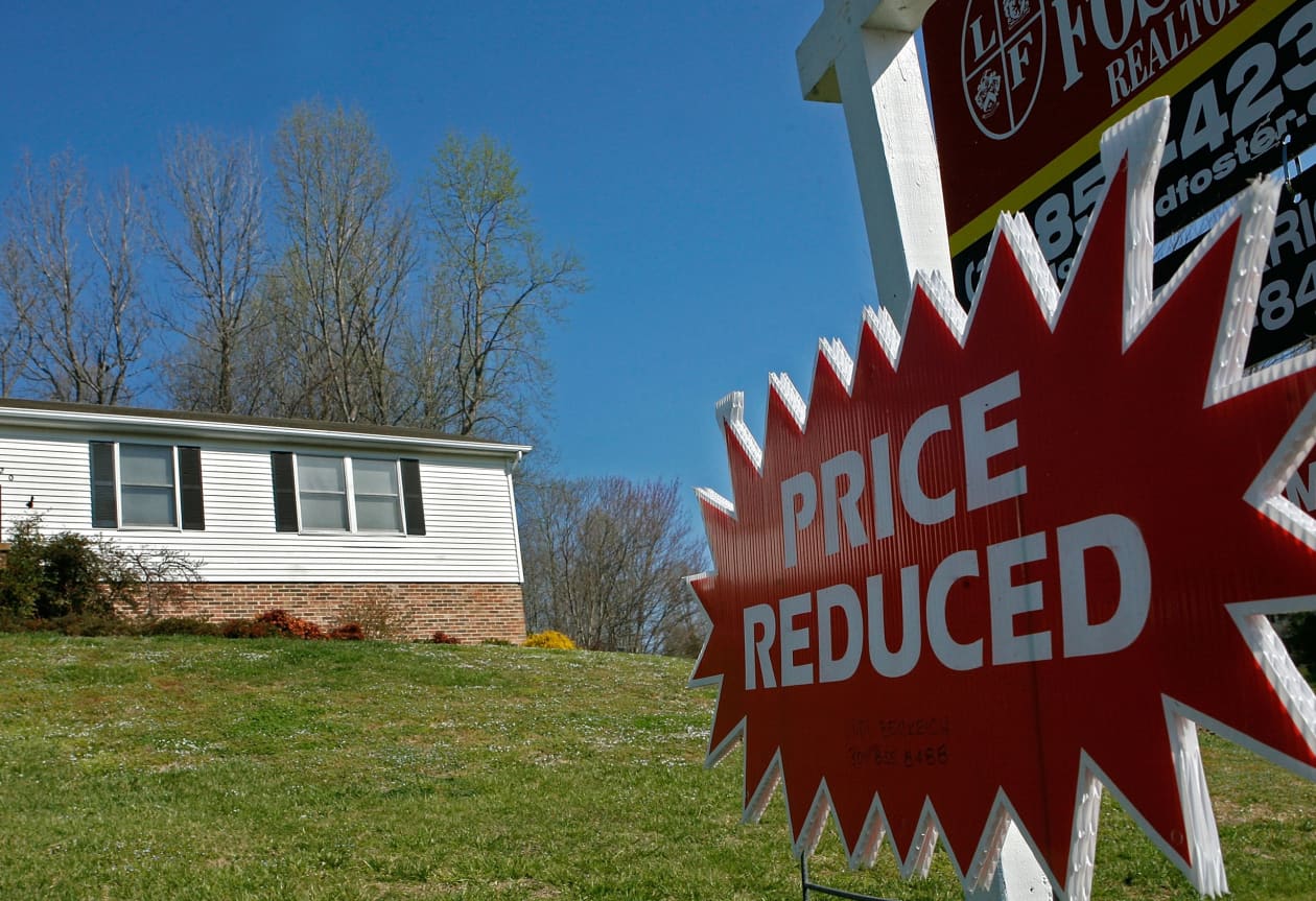 Will home prices crash in 2025? Here’s what experts say. MarketWatch