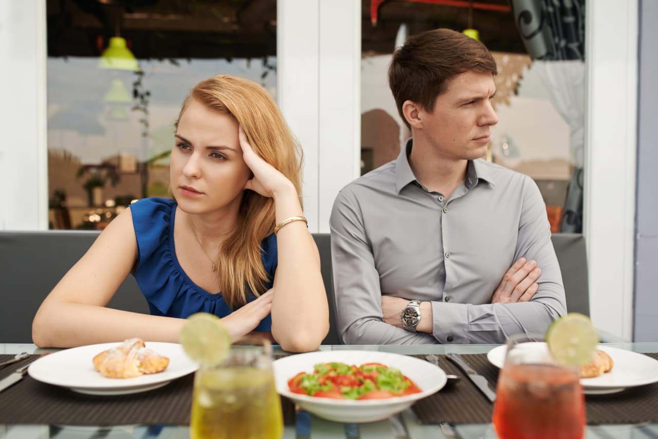 5 reasons not to go out to dinner on Valentine’s Day