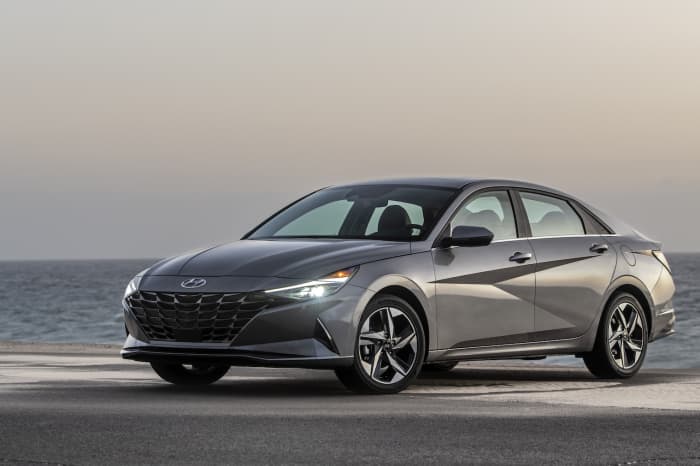 2023 elantra luxury hybrid review