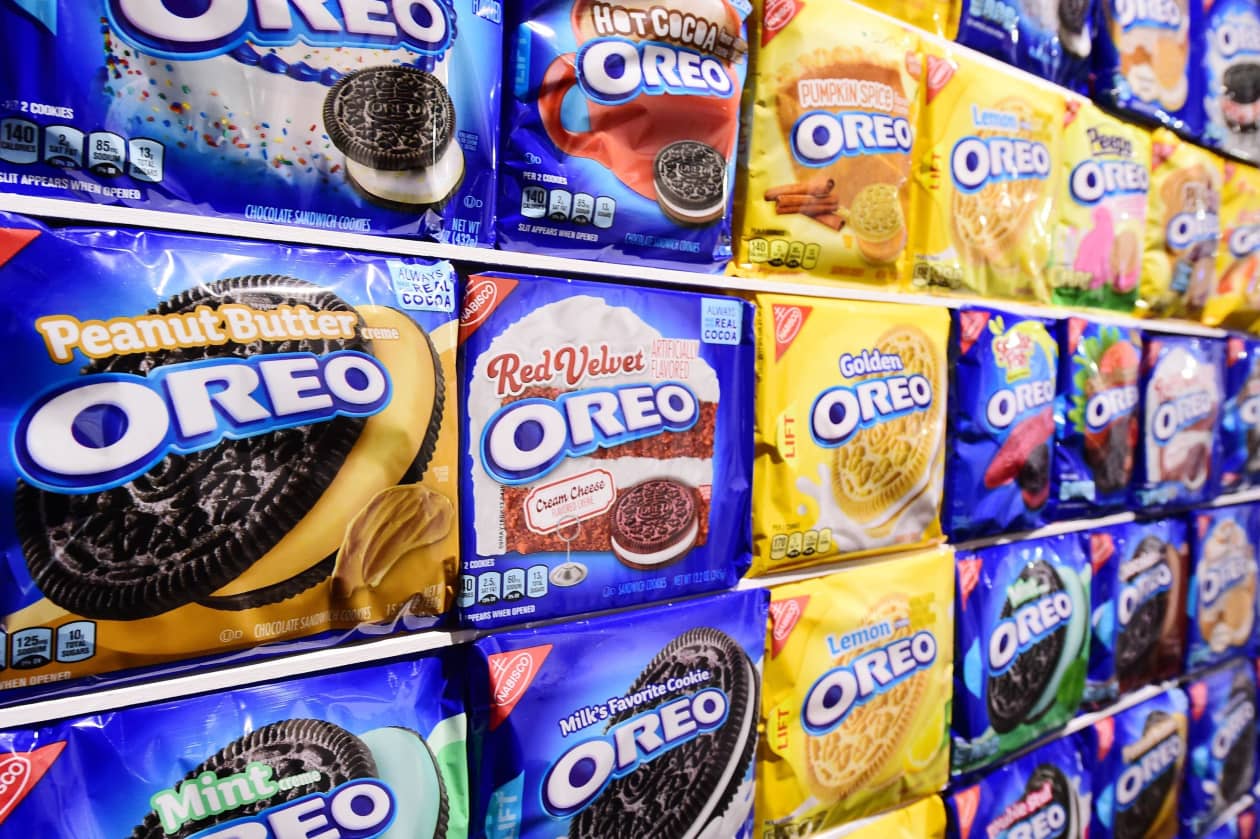 As customers hunt for bargains, they’re not cutting back on snacks ...