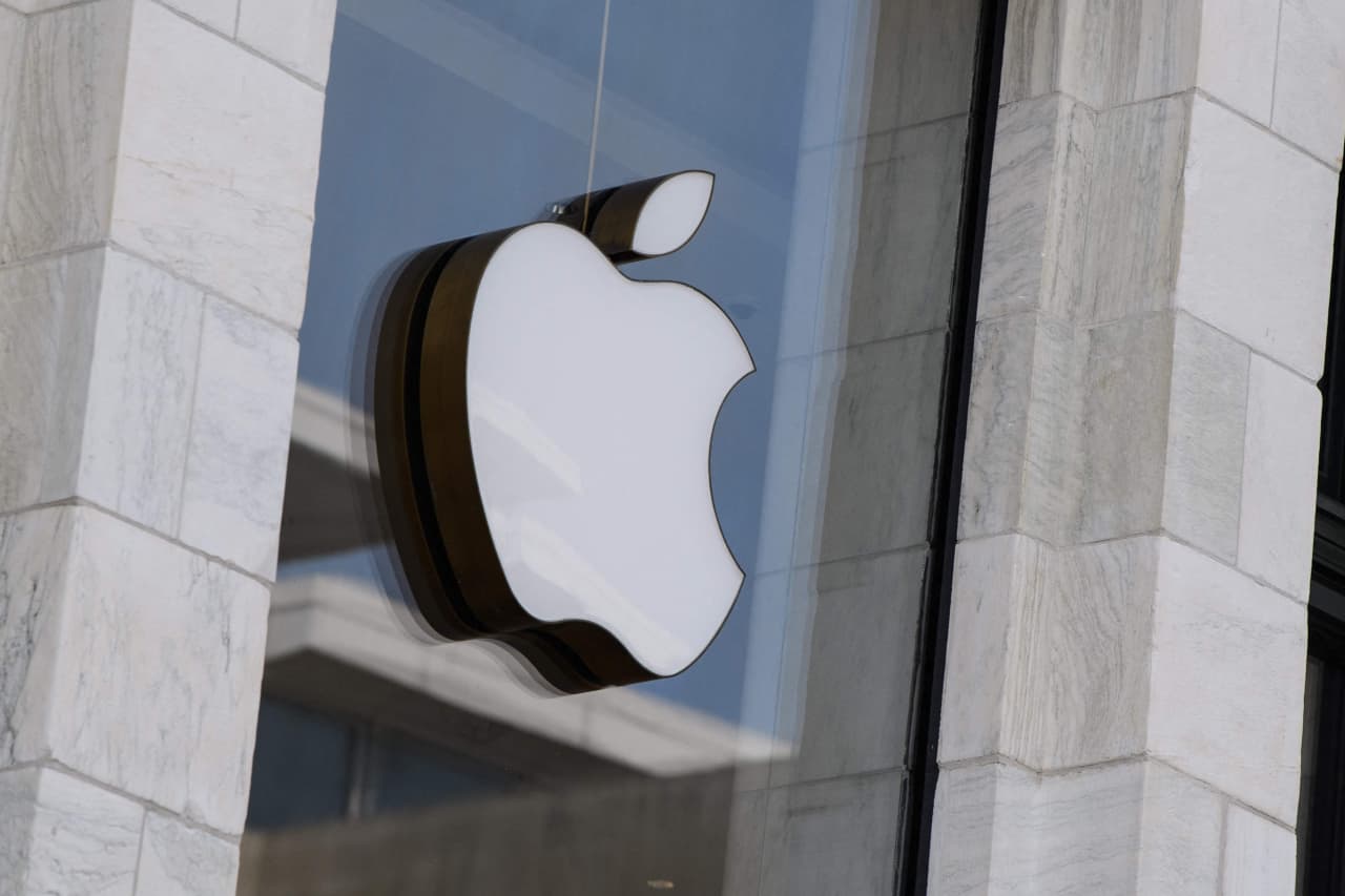 Apple's stock continues decline amid worries about China's reported ban on government  iPhones - MarketWatch