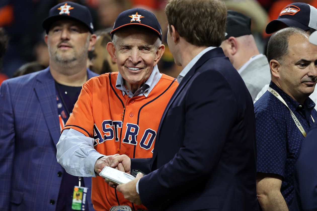 World Series: What set 'Mattress Mack' off against 'worst fans ever' in  Philly - MarketWatch