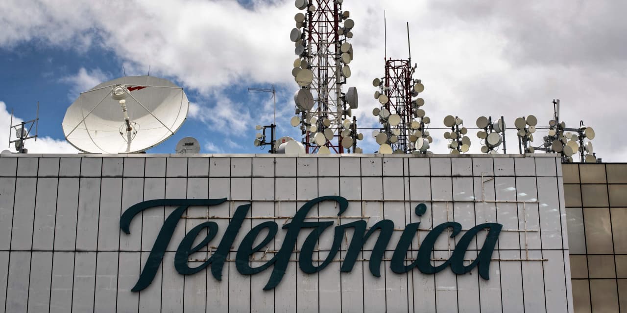 Telefónica respalda el objetivo de dividendos al generar ingresos por .080 millones
