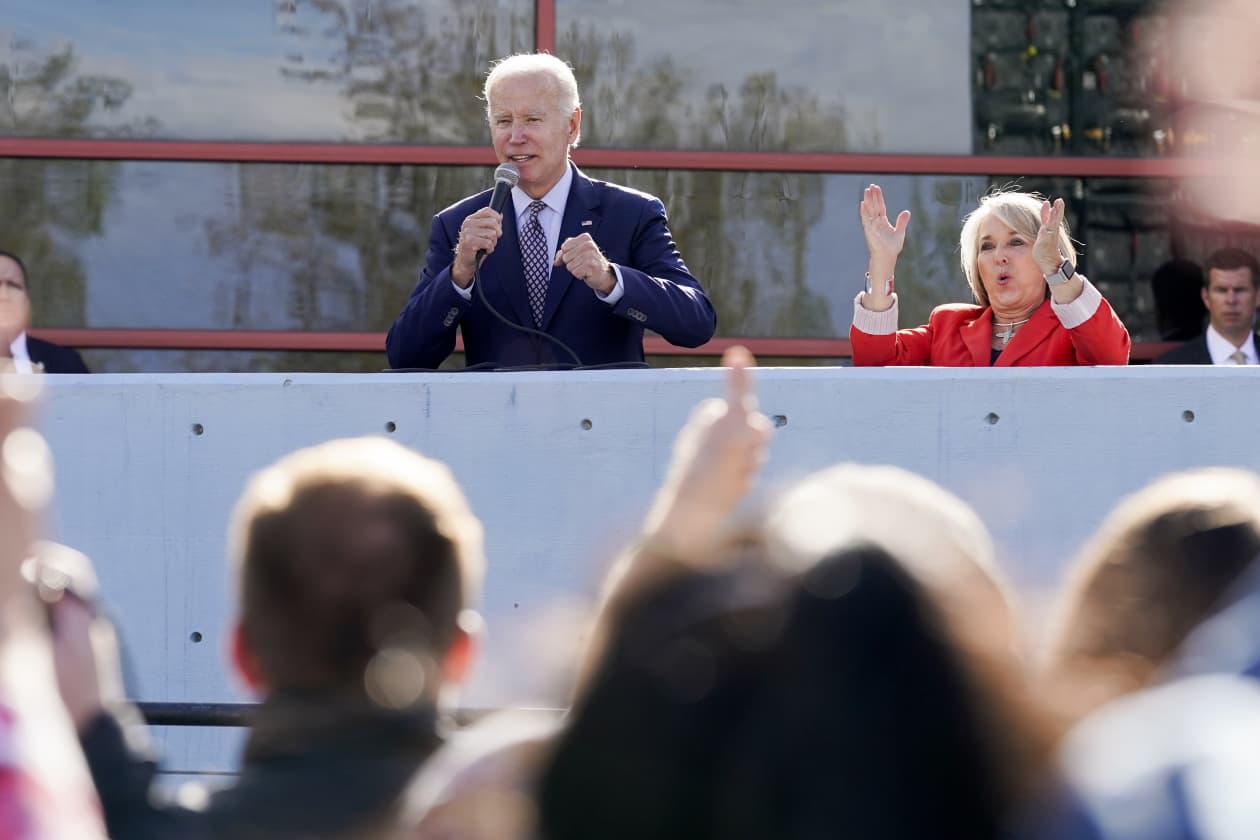 Biden itinerary in midterms run-up reflects Democrats’ decision to ...