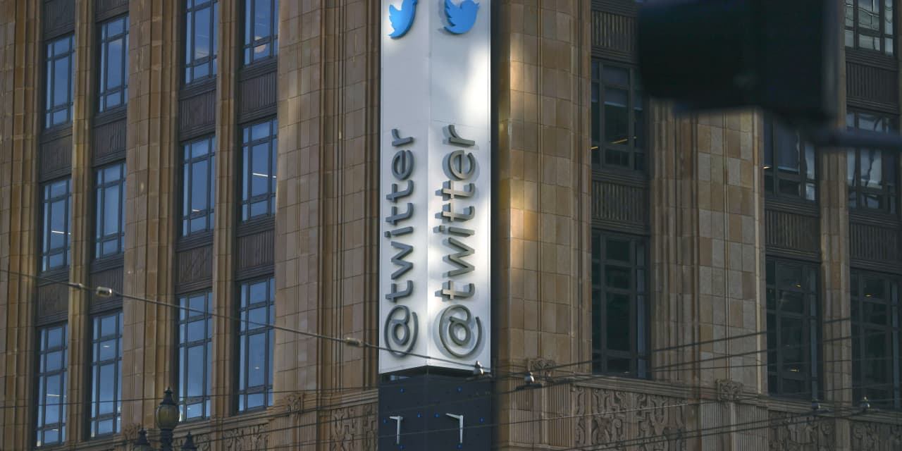 #: Twitter reportedly delays rollout of new blue-checkmark system until after midterm elections