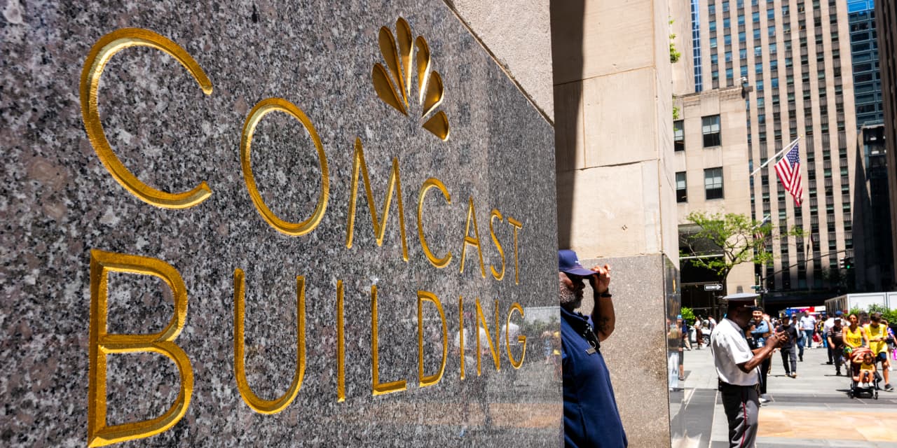 Will the Comcast-NBCU spinoff pay off for investors? Here’s what history has to say.