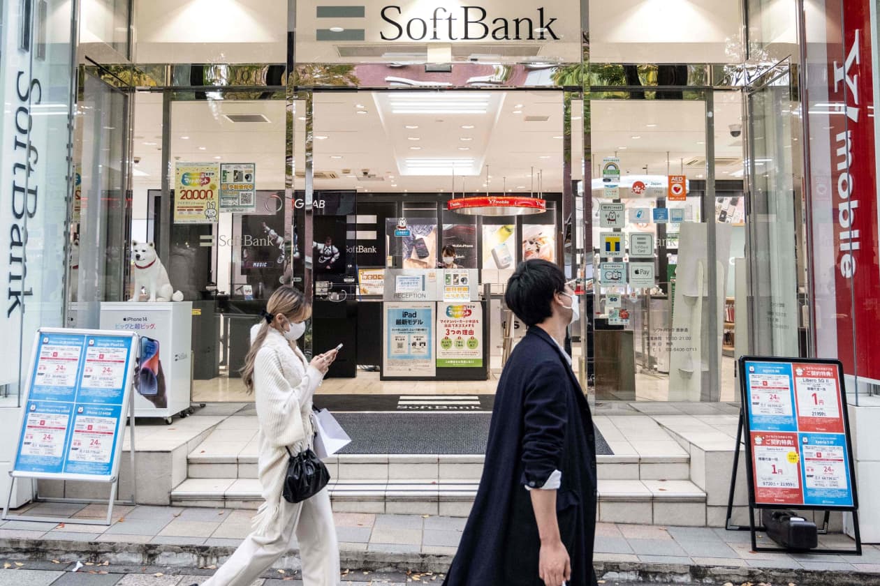 Softbank discloses $100 million investment in FTX but mostly avoids crypto  bets - MarketWatch