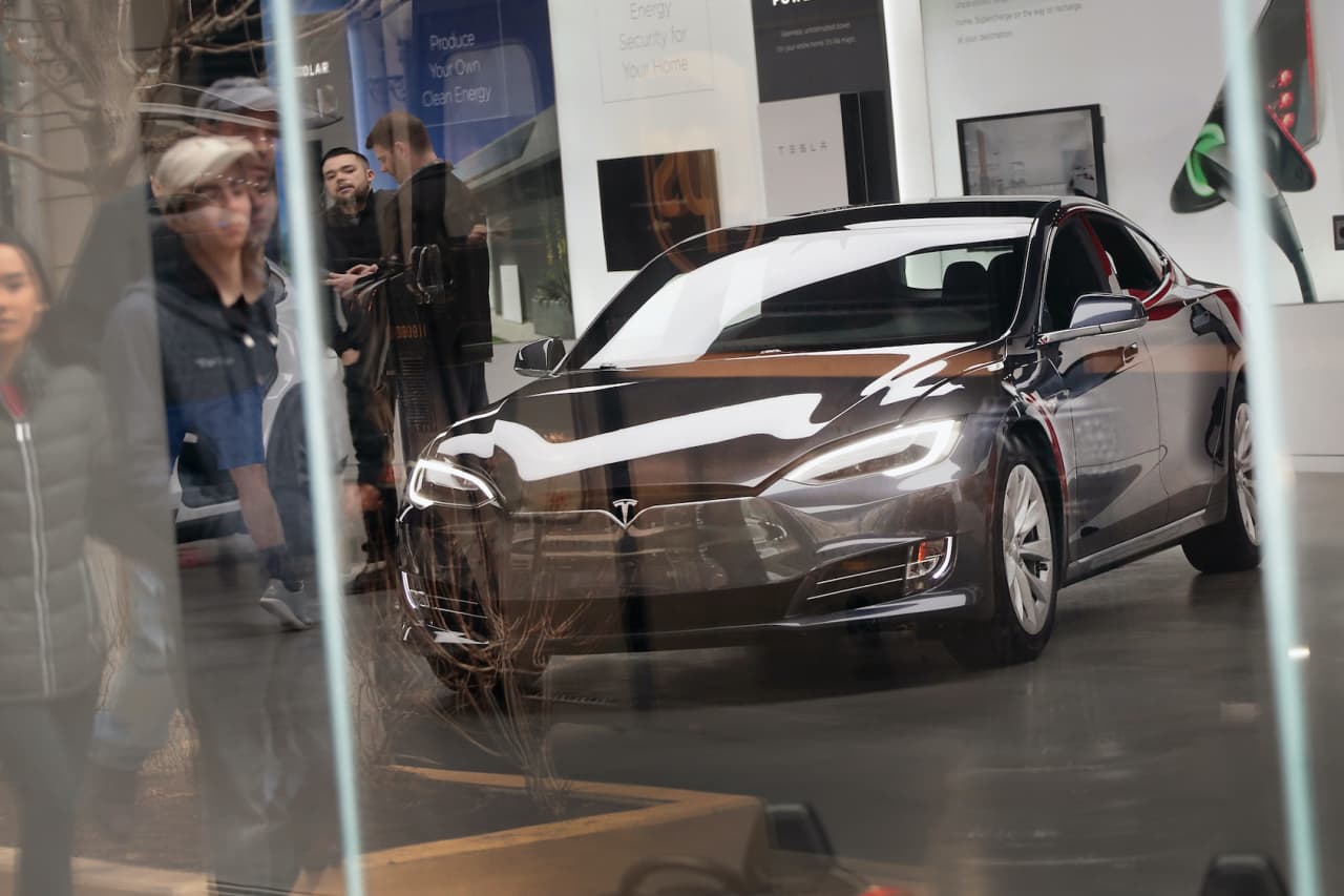 Tesla and Tucker - Similarities Between Automakers