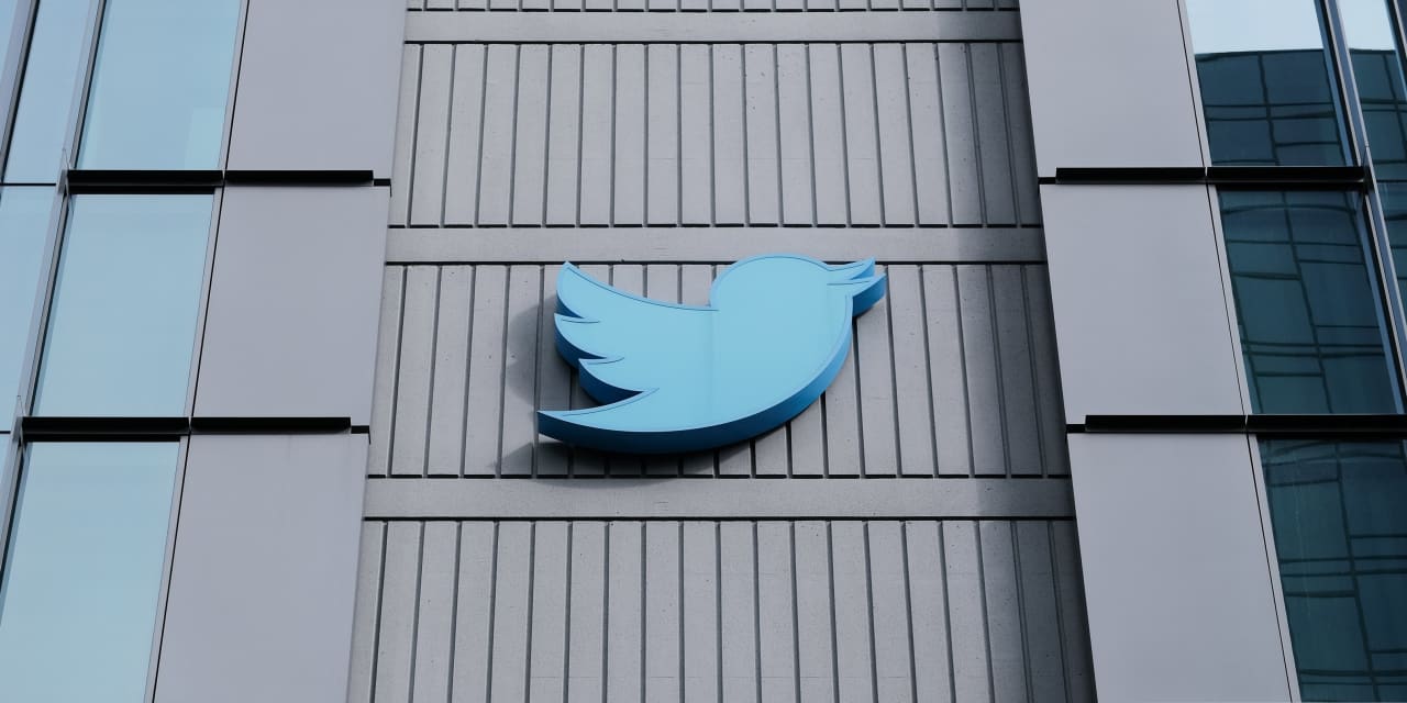 #: Twitter reportedly slashes more jobs, laying off thousands of contractors