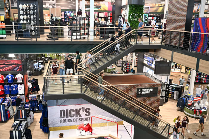 Dick's Sporting Goods Inc Up 11.85% To $212.26 After Earnings Beat