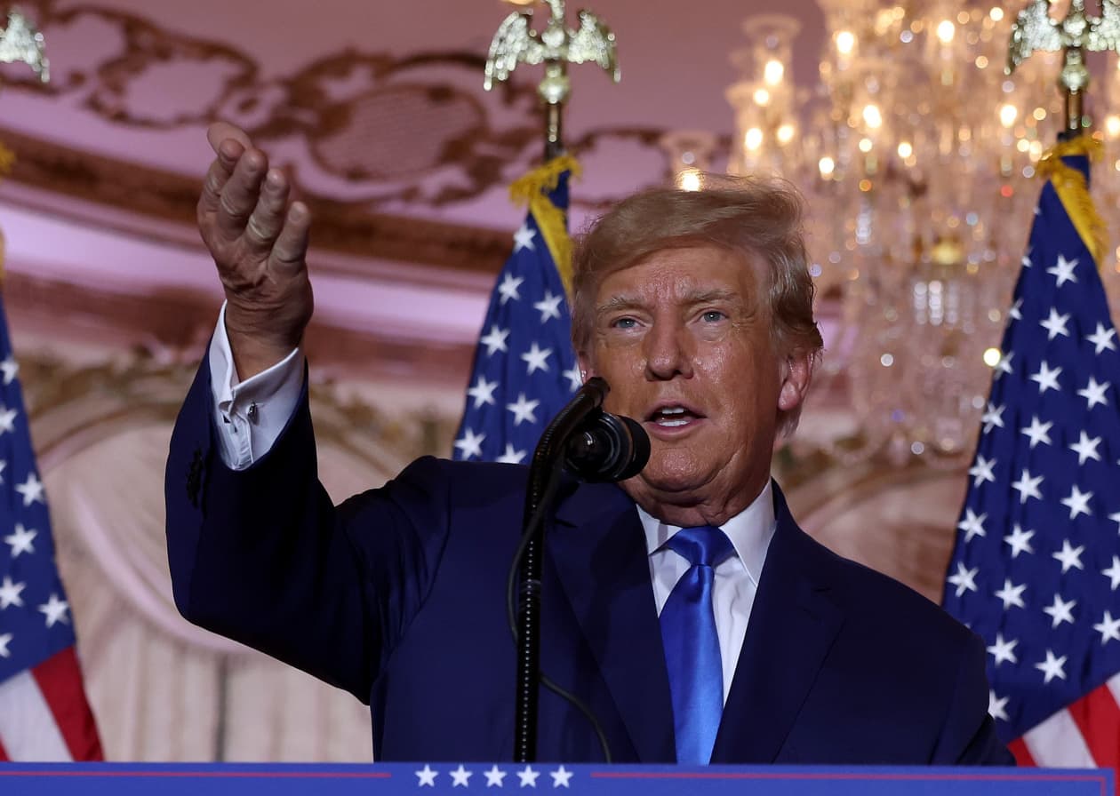 Trump 2024? Republicans cheer and jeer as Donald Trump says he’s again ...