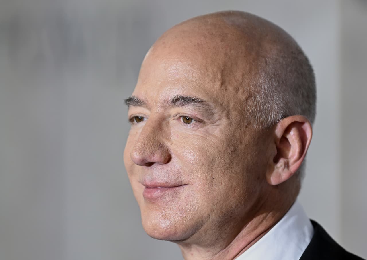 Black Friday surprise: Jeff Bezos tells people not to buy cars,  refrigerators and other big-ticket items. Critics call him out. -  MarketWatch