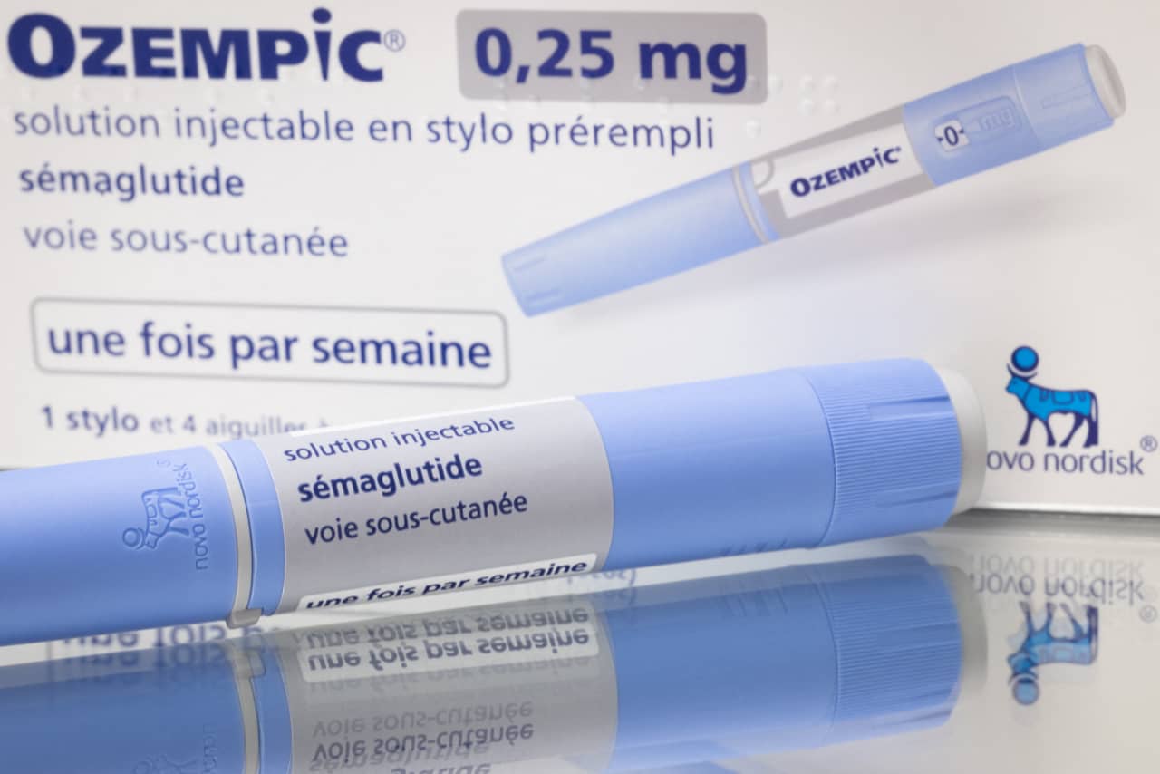 Novo Nordisk and Eli Lilly shares both fall after Ozempic price-cut plan