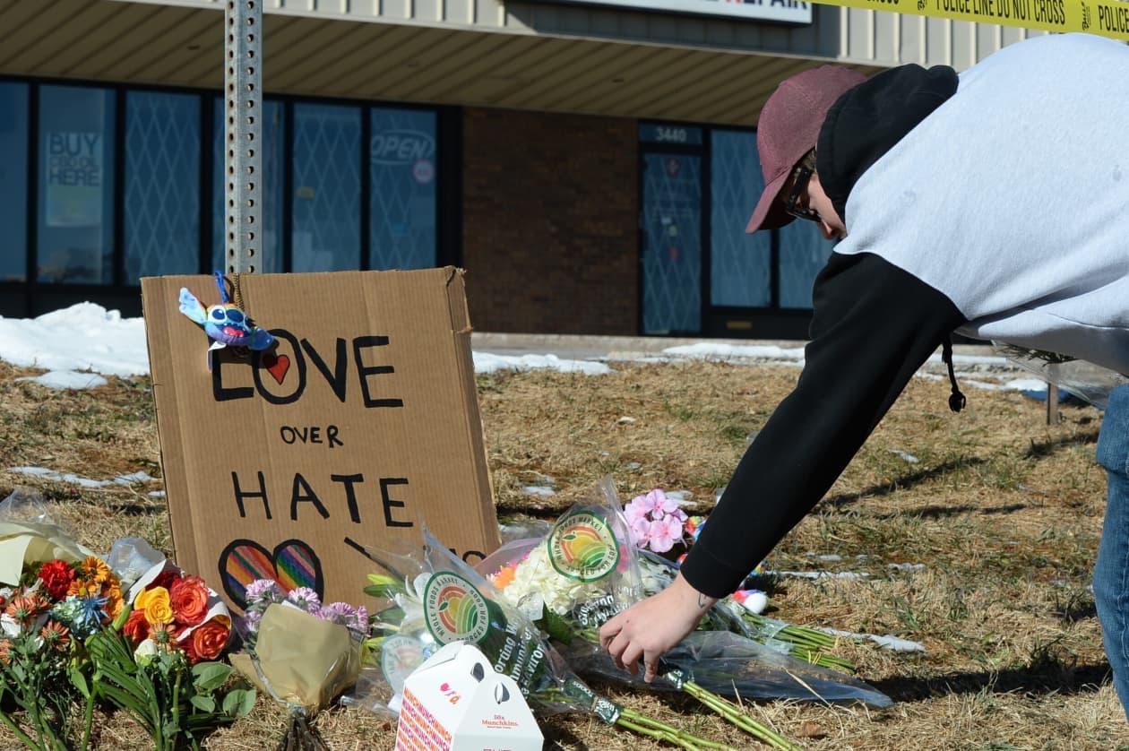 5 dead in shooting at Colorado gay nightclub; suspect arrested after ...