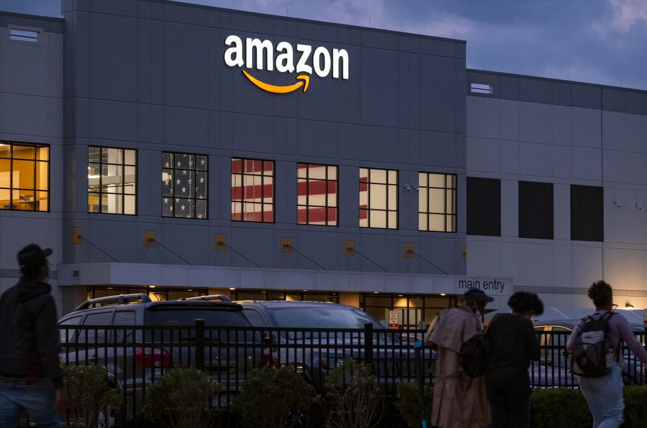 Amazon expected to post first unprofitable year since 2014 and worst ...