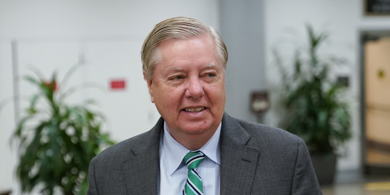 Senate Ethics Committee admonishes Lindsey Graham for campaign solicitations