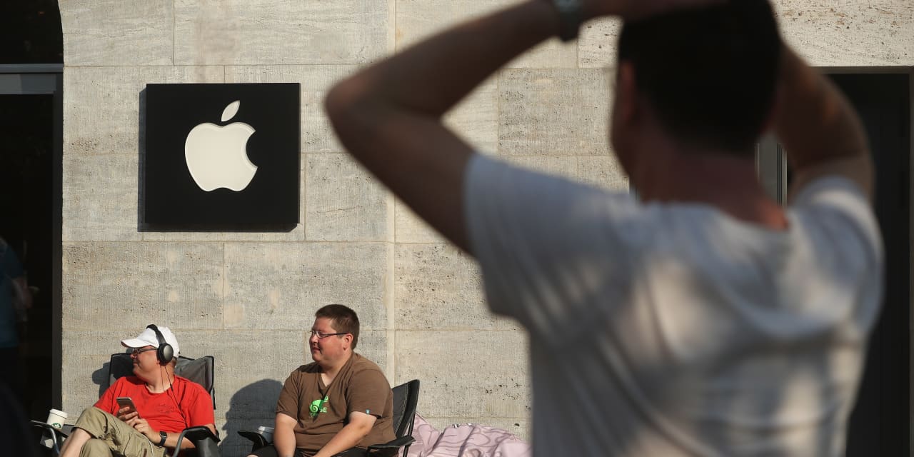 Apple iPhone wait times have doubled in 4 weeks to 38 days, UBS says ...