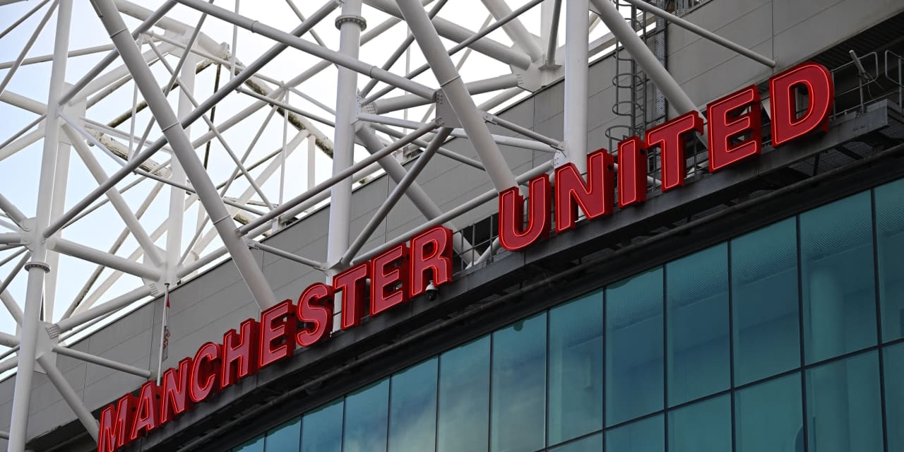 #: Apple interested in buying Manchester United: report