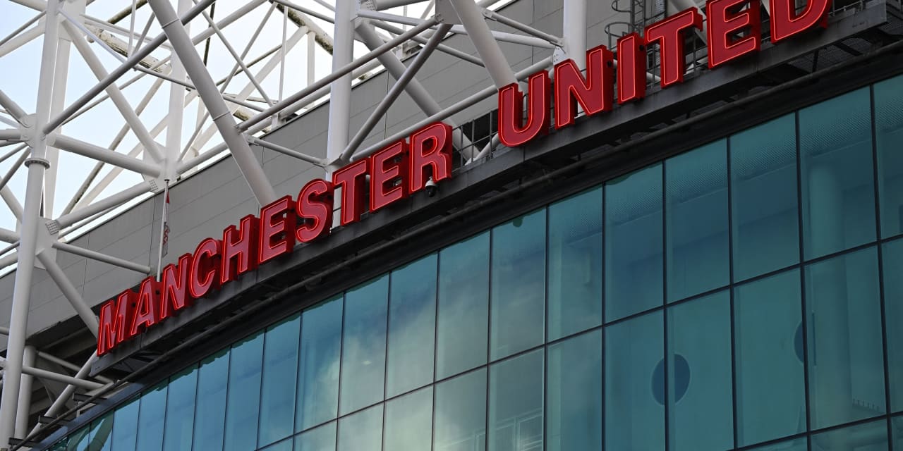 #: Apple interested in buying Manchester United: report