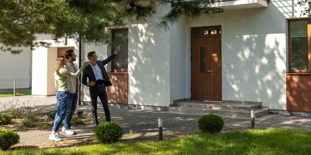 My real-estate agent wants me to spend ,000 on a new driveway. Will that really help sell my house?