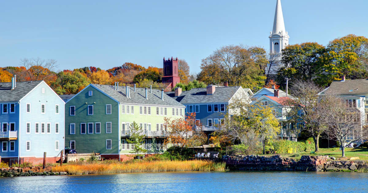 3 places to retire that have four seasons, outdoor living and homes