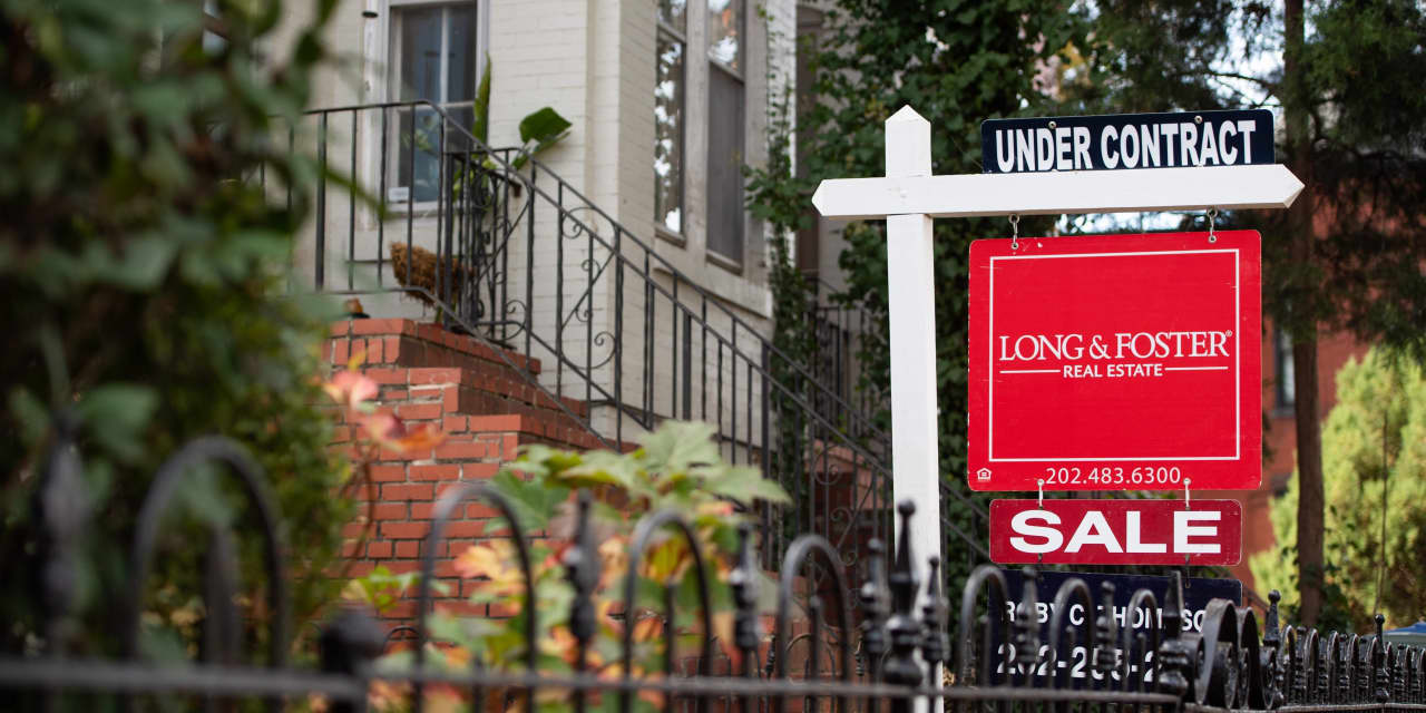 U.S. pending home sales drop for fifth straight month in October