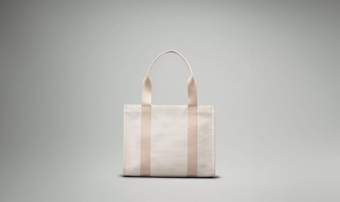 Lululemon’s Two-Tone tote shows how retailer is looking to get back on ...