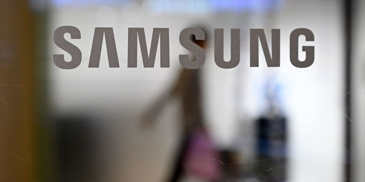 Samsung reports 34% decline in profit, but expects more demand for chips as year goes on - Vimarsana News