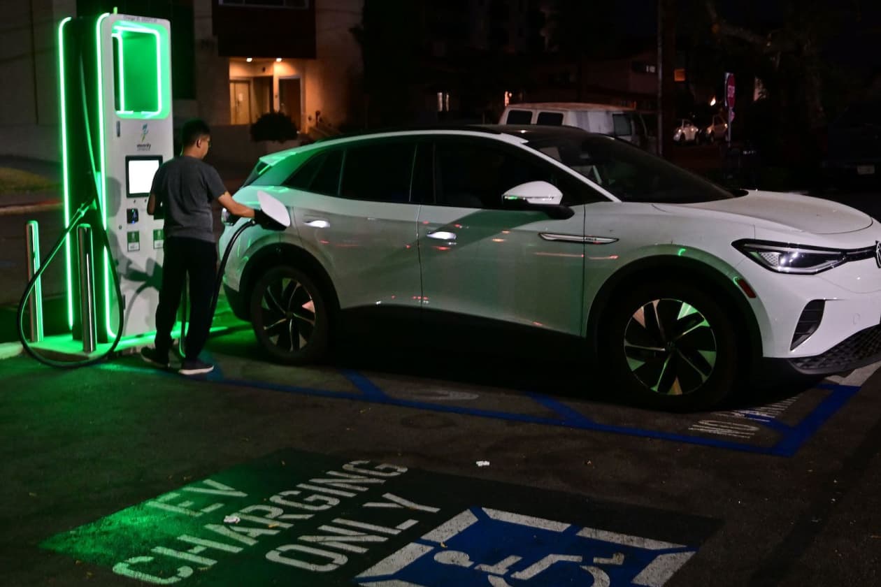 7 things you should know about the cost of maintaining an electric car ...