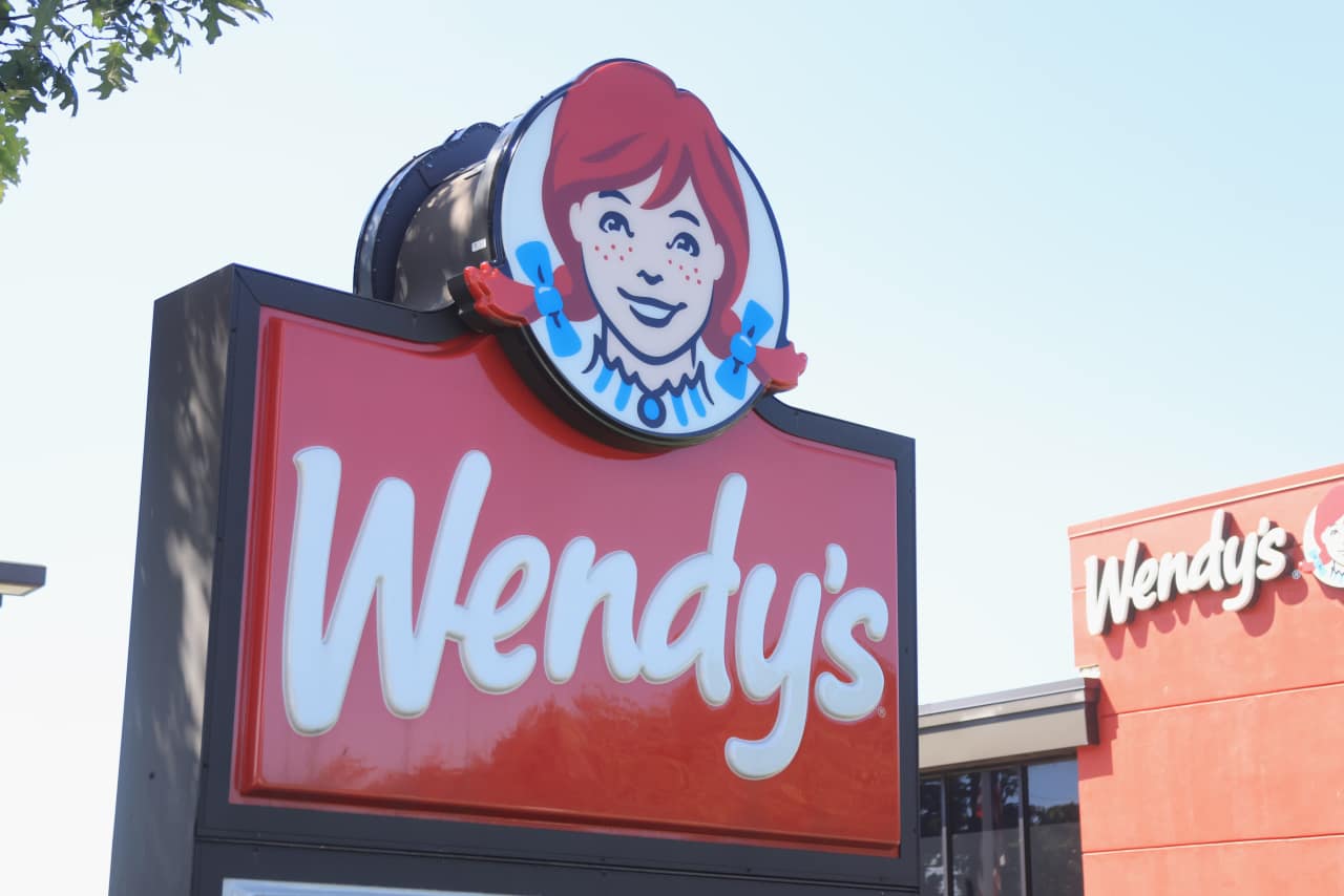 Wendy’s is still losing to rivals like McDonald’s, but not by as much as feared
