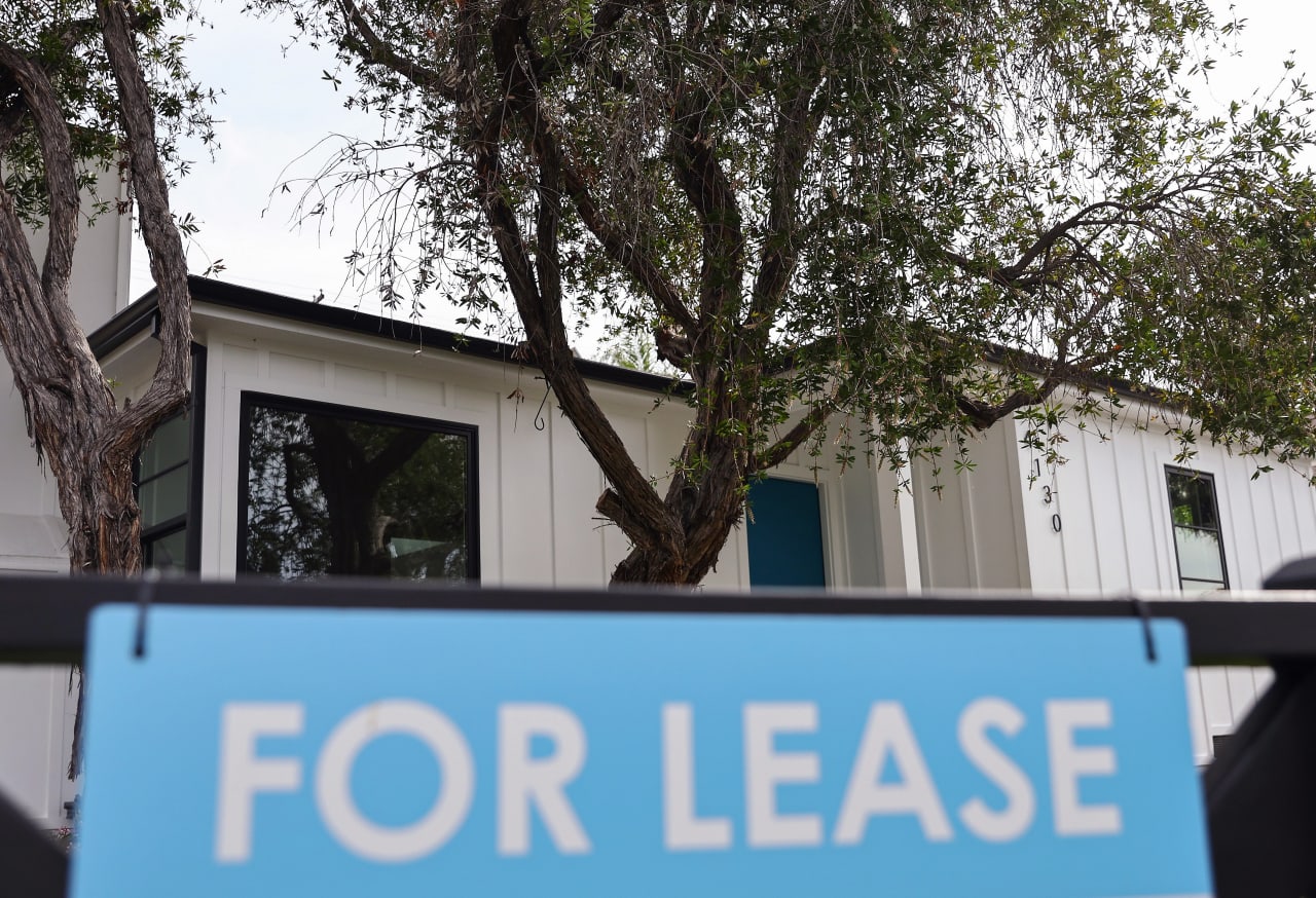 Blackstone limits investor redemptions on $70 billion real-estate fund:  shareholder letter - MarketWatch