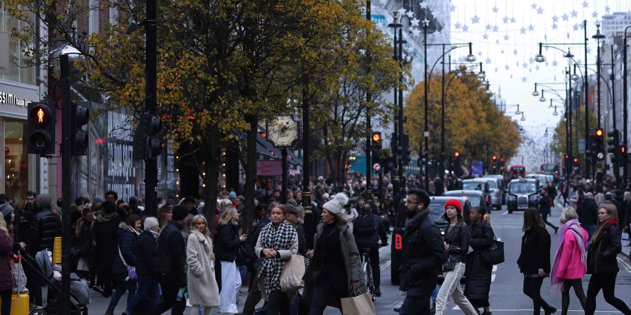 Las ventas minoristas del Reino Unido cayeron en noviembre, por debajo de las expectativas de un repunte