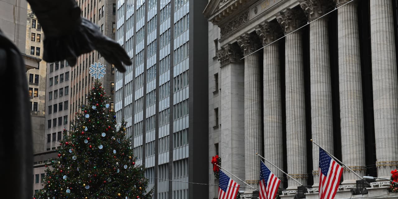 U.S. stocks waver in choppy trade, S&P 500 on pace for 5-day losing streak as economic growth worries linger