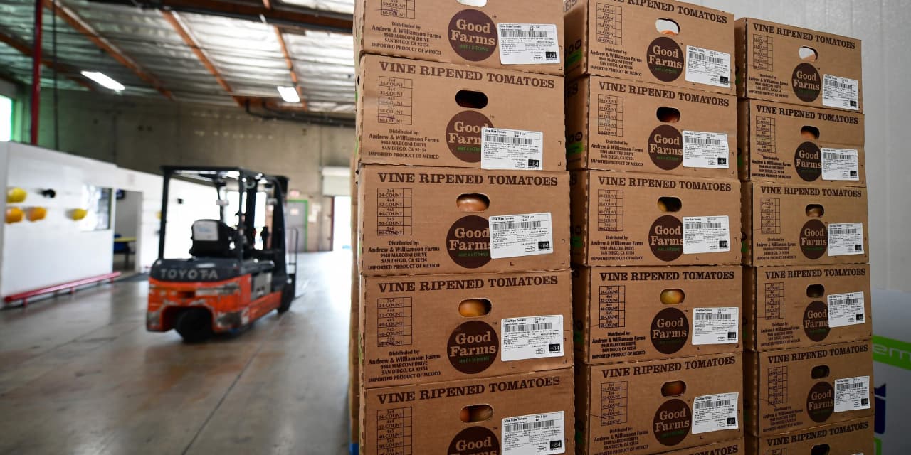 U.S. wholesale price inflation picks up in November, but is lower for year