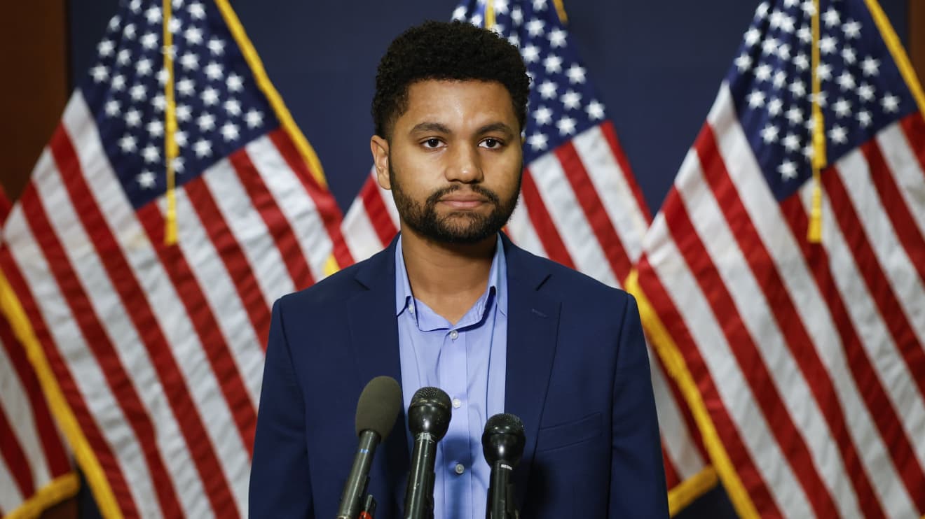 Maxwell Frost, Gen Z's first congressman, denied an apartment in D.C. over bad credit