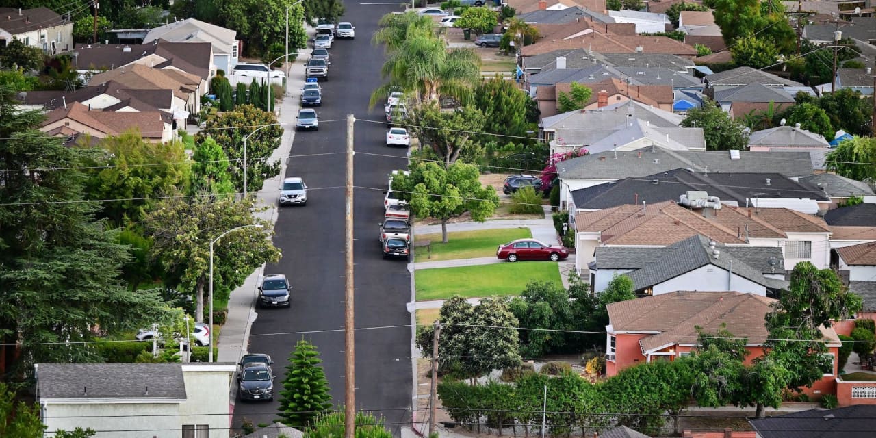 Mortgage rates fall to lowest level in six weeks