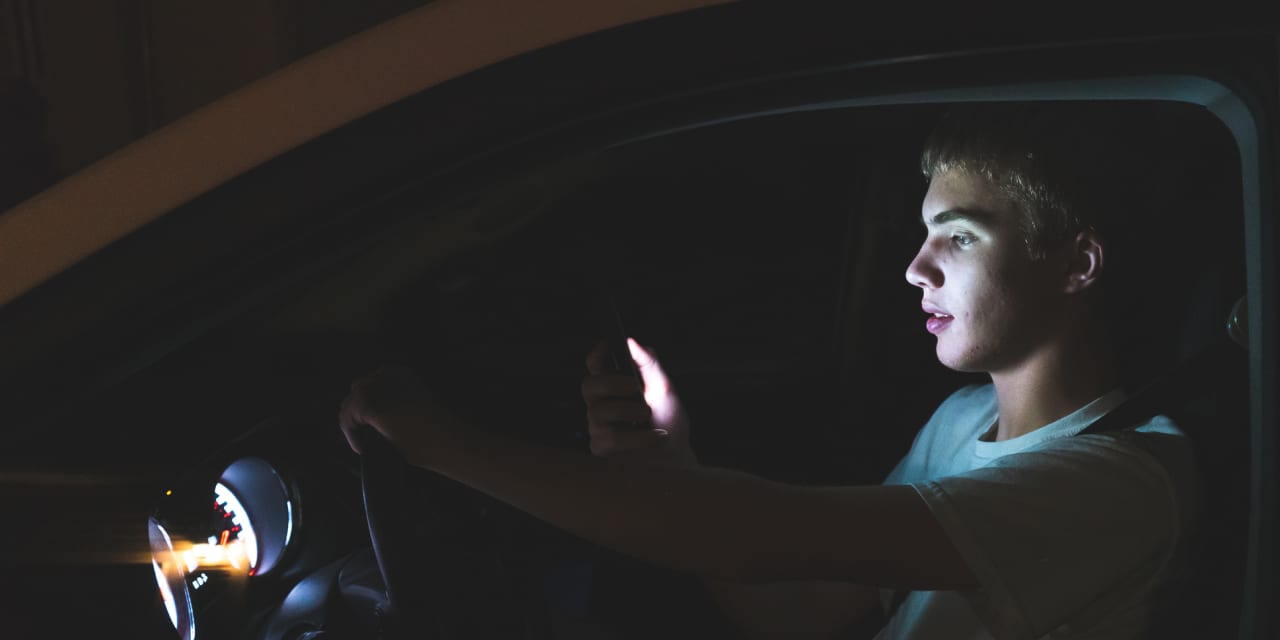 We know texting while driving is dangerous; this is how many people ...