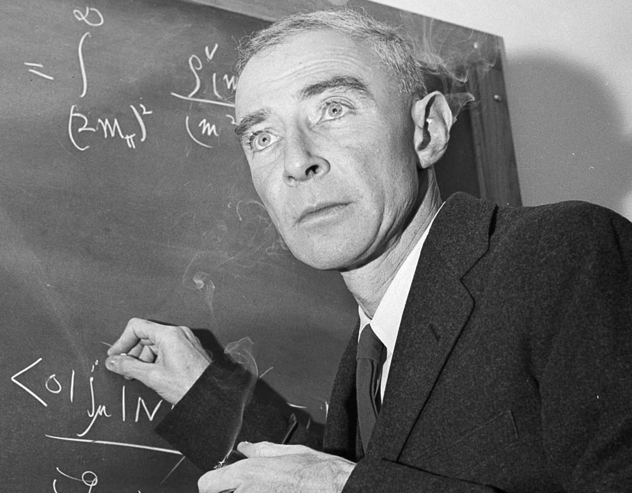 Manhattan Project’s Oppenheimer wrongly stripped of security clearance ...