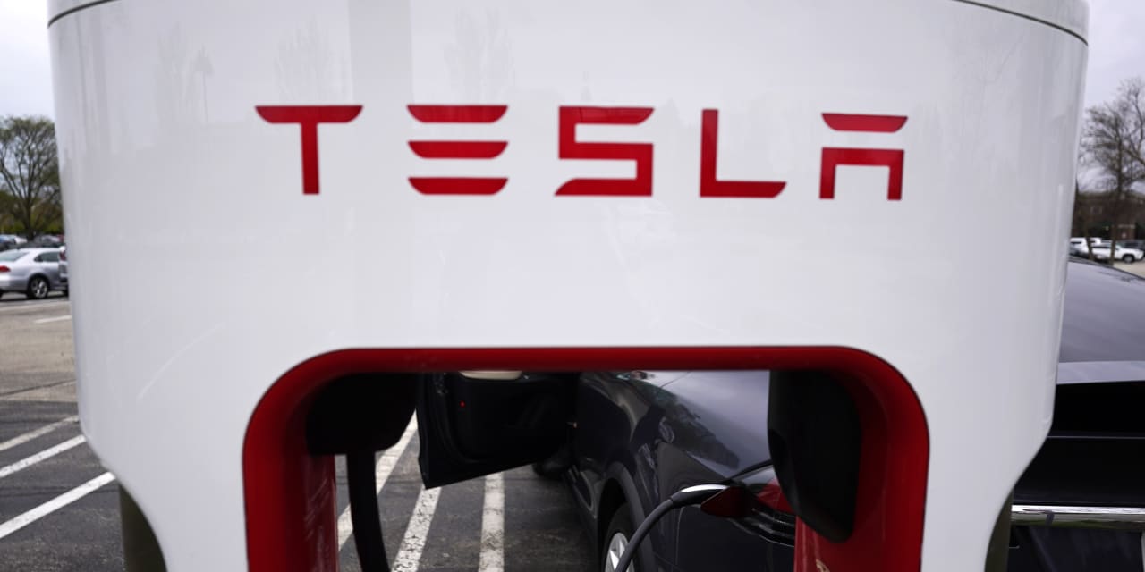 #: Tesla stock’s losing streak continues after report of hiring freeze, layoff plans
