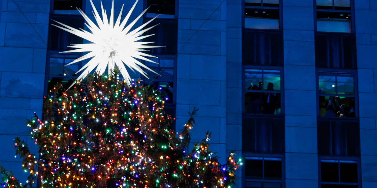 Wall Street Christmas Tree: Lighting NYSE Financial District