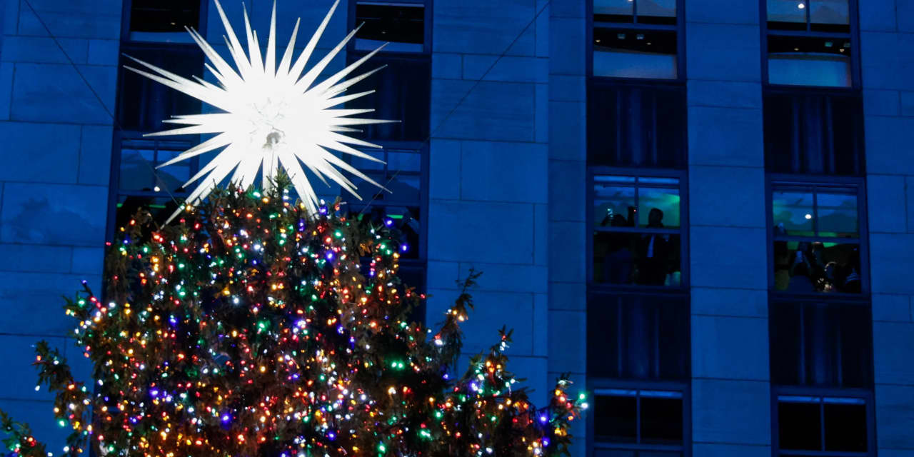 Wall Street Christmas Tree: Lighting NYSE Financial District