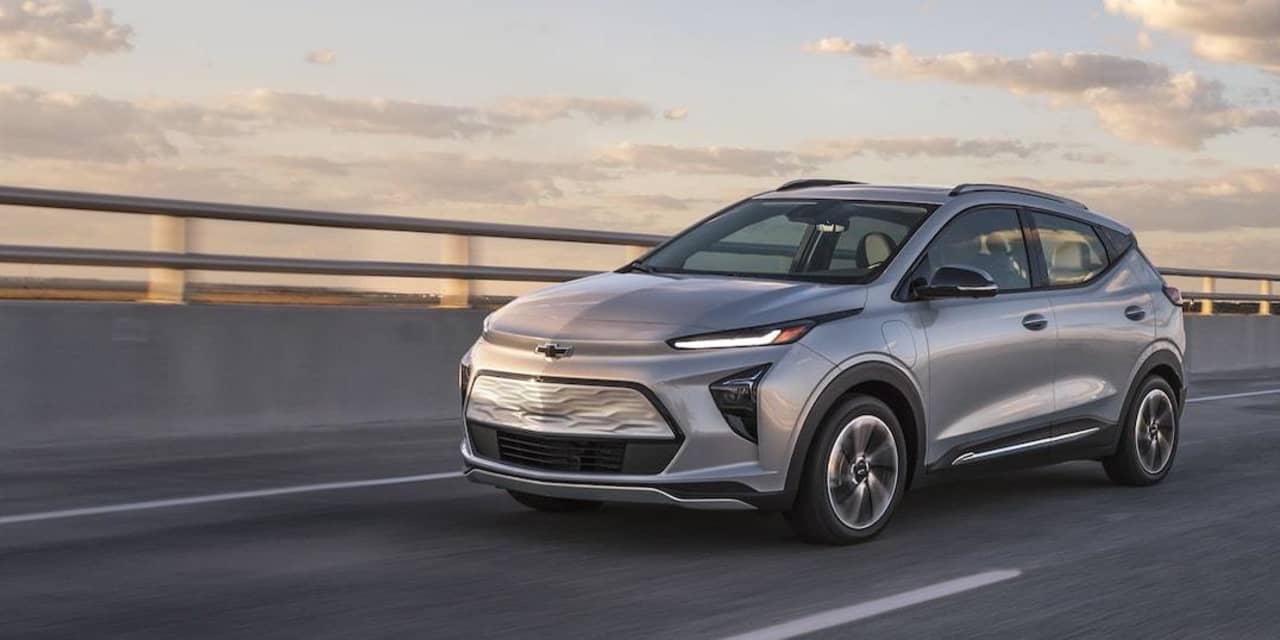 Kelley Blue Book: The 2023 Chevrolet Bolt EUV review: The electric hatch is a top-rated EV under $30K