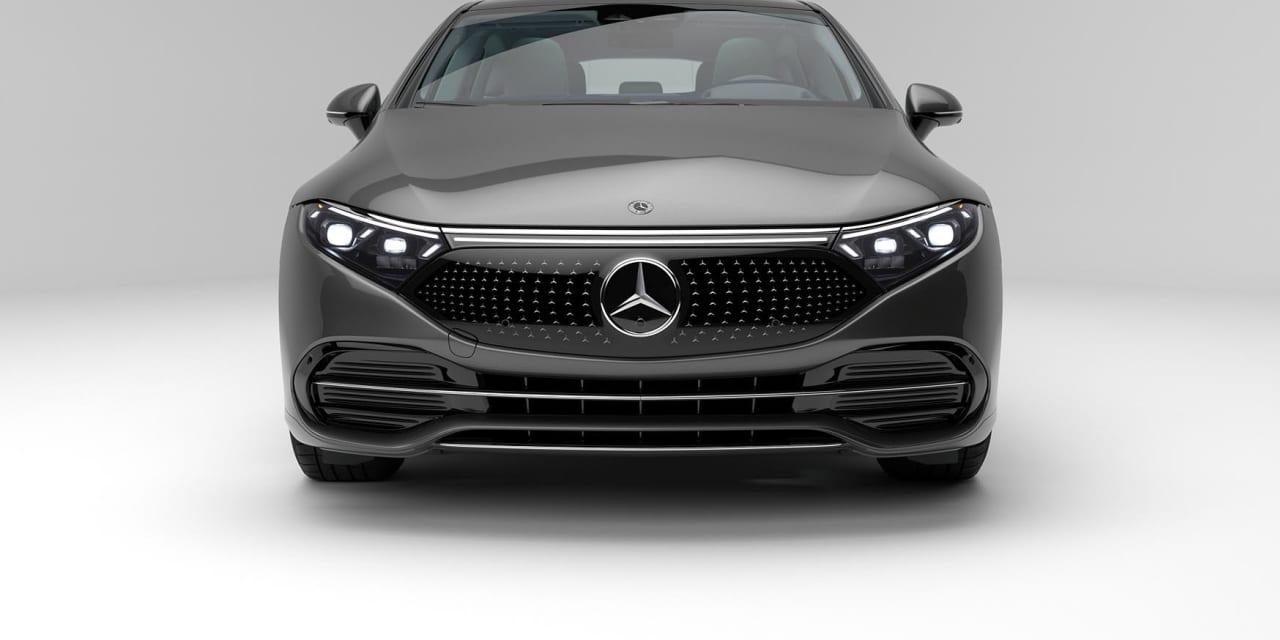 The 2023 Mercedes-Benz EQS sedan: A luxurious and high-tech EV with thrilling pe..