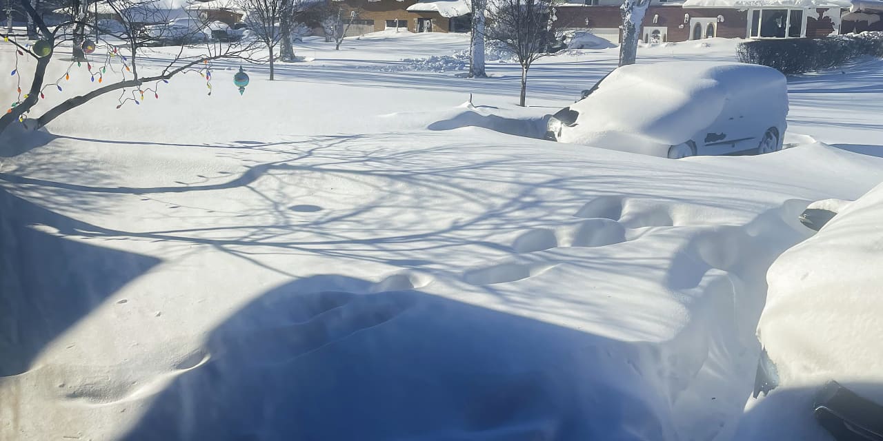 Dig-out begins after deadly winter storm claims 27 lives in western New York alone
