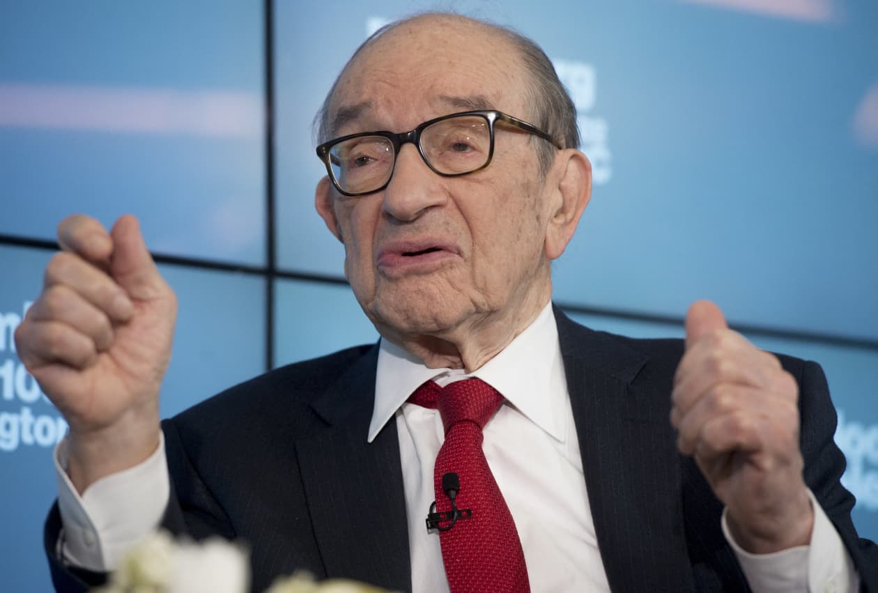 Former Federal Reserve chairman Alan Greenspan dies at 100